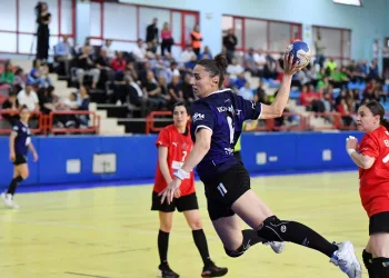 Mavi Kelebekler hentbolde finale yükseldi