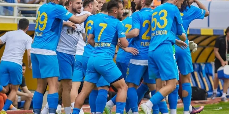 Bucaspor 1928’in gollerine 3 oyuncu damga vurdu