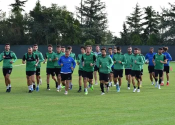 9 futbolcunun 1 dakika bile forma giymediği Denizlispor’u kaptan sırtladı