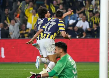 Fenerbahçeli Ferdi Kadıoğlu: “Umarım Galatasaray oynayacağı maçta puan kaybeder”