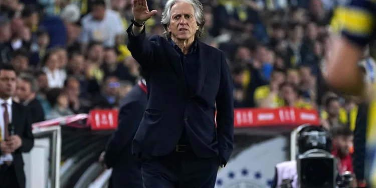 Fenerbahçe Teknik Direktörü Jorge Jesus: “İki kupayı birden kazanmak isterim”