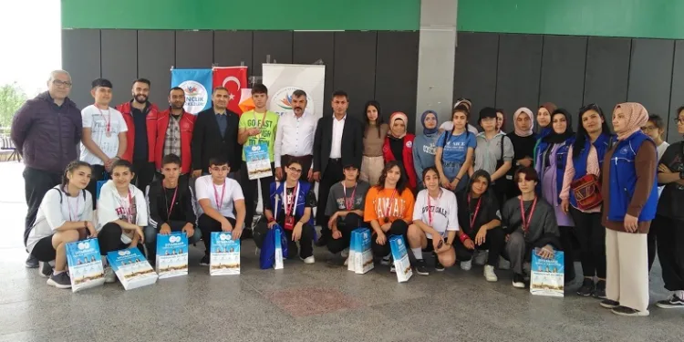 Gençlik merkezi üyeleri oryantiring de yarıştı