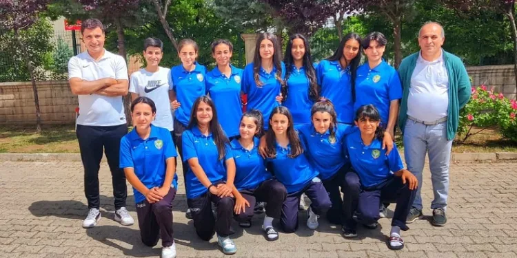 Diyarbakırlı öğrenciler futsal da yarı finalde