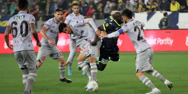Ziraat Türkiye Kupası: MKE Ankaragücü: 2 – Başakşehir: 2
