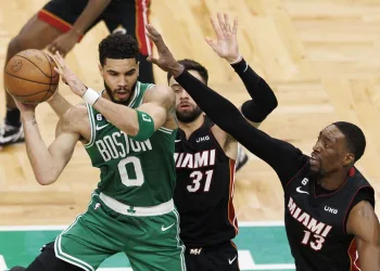 NBA’de Boston Celtics, Miami Heat’i mağlup ederek final serisini 6. maça taşıdı