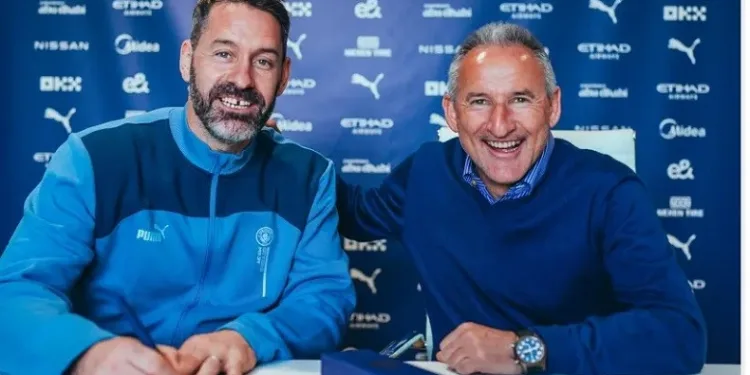 Manchester City, Scott Carson’ın sözleşmesini yeniledi