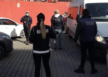 DEAŞ ve PKK operasyonunda 3 kişi yakalandı