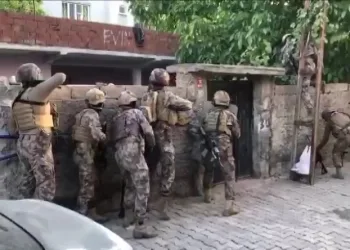FETÖ/PDY operasyonunda 2 gözaltı