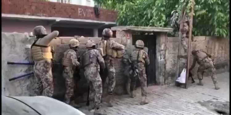 FETÖ/PDY operasyonunda 2 gözaltı