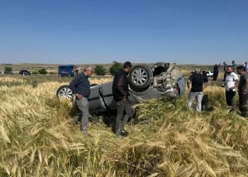 Aşırı hız kaza getirdi: 2 yaralı