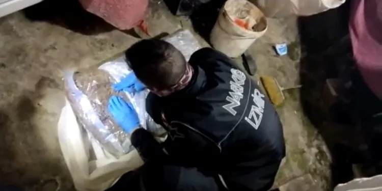 Uyuşturucu operasyonunda 2 tutuklama