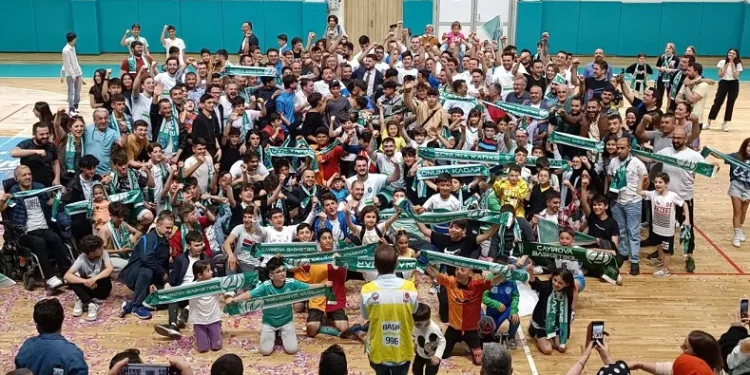 Çayırova Belediyesi, Türkiye Basketbol 1. Lig’ine yükselmeyi garantiledi