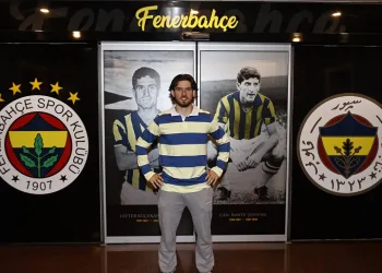 Fenerbahçeli Futbolcu Ferdi Kadıoğlu: “İki hedefimiz için de savaşmaya devam ediyoruz”