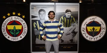 Fenerbahçeli Futbolcu Ferdi Kadıoğlu: “İki hedefimiz için de savaşmaya devam ediyoruz”