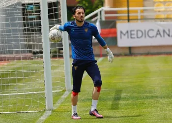 Bucaspor 1928 kalecisi Kıvanç Küçükkarış, 18 maçta kalesini gole kapattı