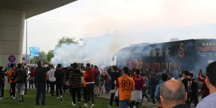 Galatasaray’a Ankara’da şampiyon gibi karşılama