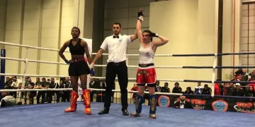 Kız çocuğu kick boks yapamaz diyenlere aldırmadı, Dünya şampiyonu oldu