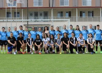 Nazilli Belediyespor Kadın Futbol Takımı, play-off’lara hazırlanıyor