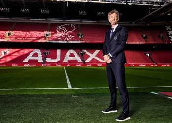 Ajax’ta Edwin van der Sar, CEO’luk görevinden ayrılma kararı aldı