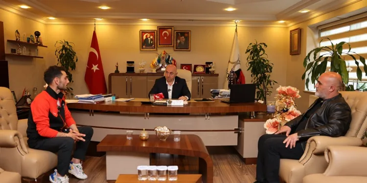 Şampiyon kick boksçu dünya arenasına çıkacak