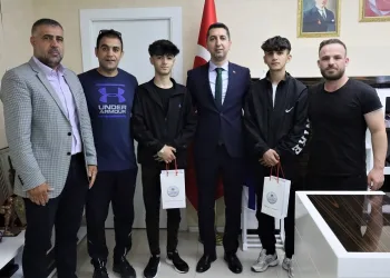 Elazığlı güreşçilerden iki madalya