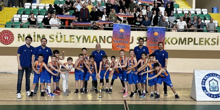 Yeşimspor “U11”de namağlup şampiyon