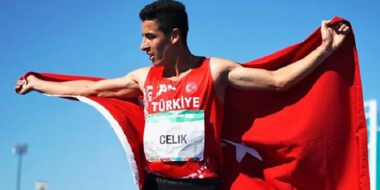 Milli sporcu Mehmet Çelik, 45 yıllık Türkiye rekorunu kırdı