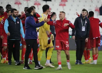 Süper Lig’de kalmayı garantileyen Sivasspor’da büyük sevinç