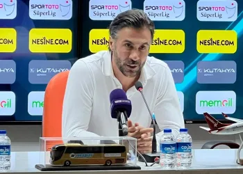 Alanyaspor Teknik Direktörü Ömer Erdoğan: “Taraftarlardan özür diliyorum”