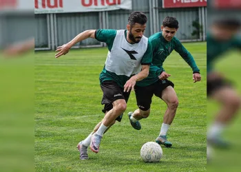 Bursaspor’da, çalışmalar devam ediyor