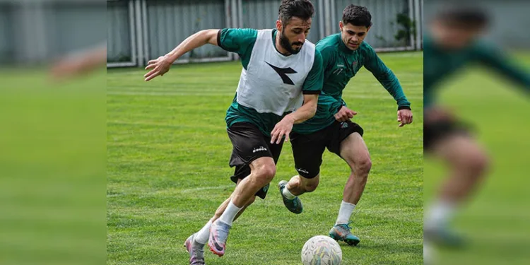 Bursaspor’da, çalışmalar devam ediyor