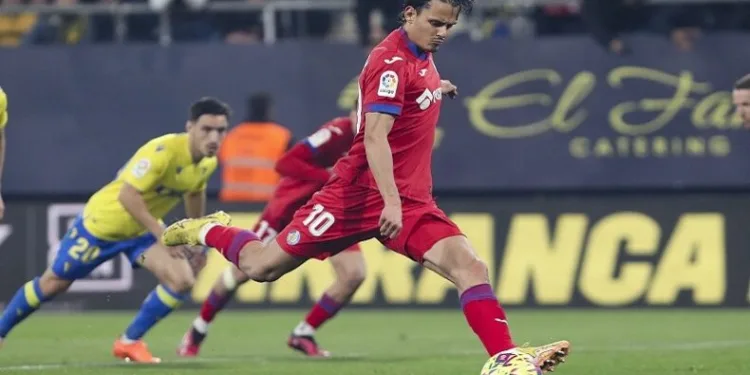 Milli Futbolcu Enes Ünal’dan kötü haber