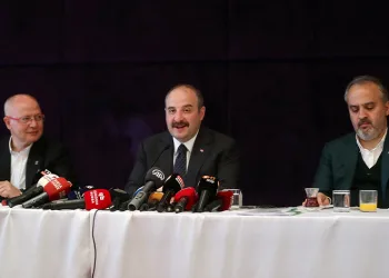 “Yüksek hızlı tren 2024 sonunda Bursa ile buluşacak”