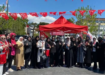 Yeniden Refah Partisi Gemlik’te vatandaşlarla buluştu