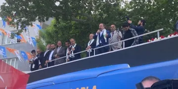 Mustafa Varank Kestel’de vatandaşlara seslendi