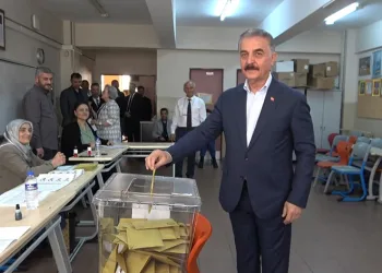 İsmet Büyükataman oyunu kullandı