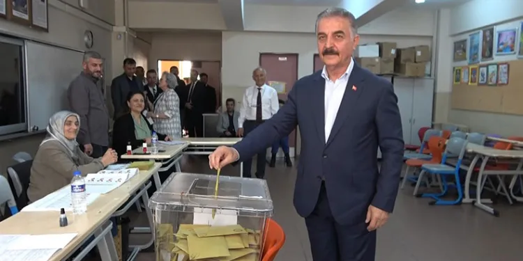 İsmet Büyükataman oyunu kullandı