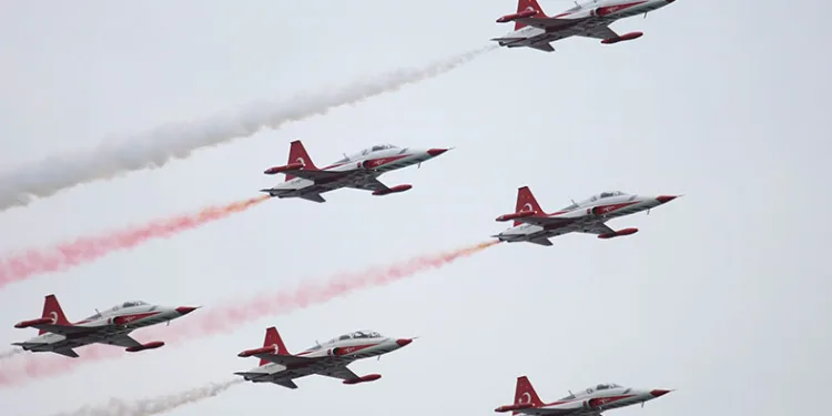 Türk Yıldızları nefes kesti