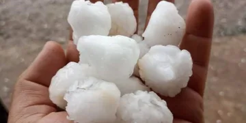 Adıyaman’a ceviz büyüklüğünde dolu yağdı