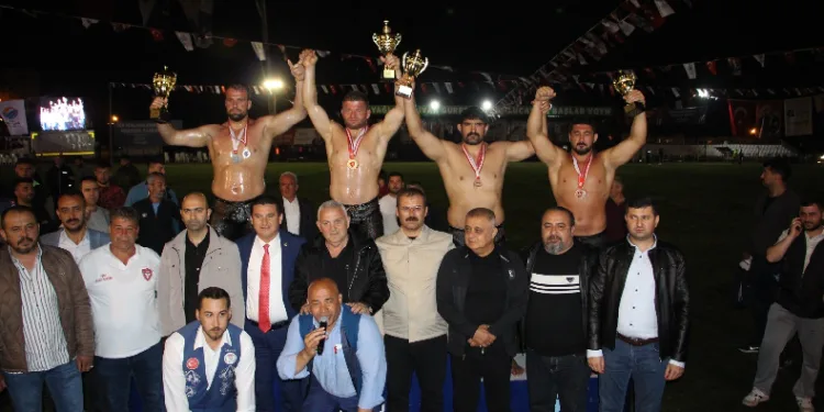 Kumluca Başpehlivanı İsmail Balaban oldu