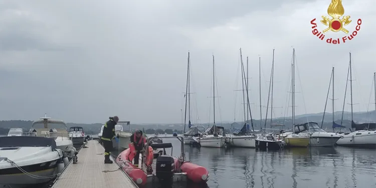 İtalya’da turistleri taşıyan bot battı