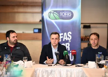 TOFAŞ’ta Orhun Ene ve Tolga Öngören play-off öncesi Bursa spor basınıyla bir araya geldi