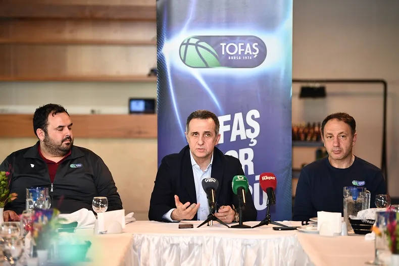 TOFAŞ’ta Orhun Ene ve Tolga Öngören play-off öncesi Bursa spor basınıyla bir araya geldi