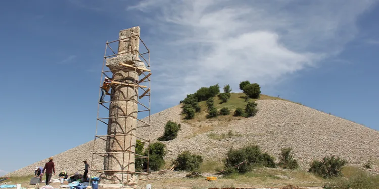 2 bin 43 yıllık ‘tokalaşma’ sütunu