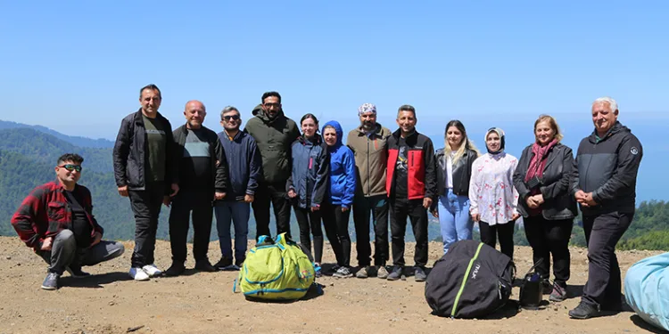 Engelli bireylerin ilk kez yamaç paraşütü heyecanı