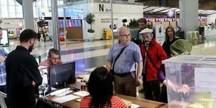 İstanbul Havalimanı’nda seçim yoğunluğu