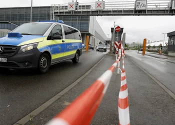 Mercedes fabrikasında silahlı saldırı