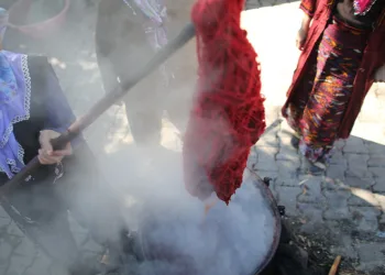 Doğal kök boya Sındırgı’da üretilecek