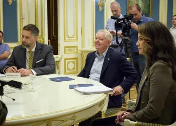 ABD’li Senatör arananlar listesinde