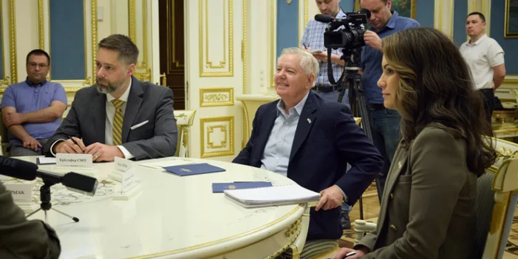 ABD’li Senatör arananlar listesinde